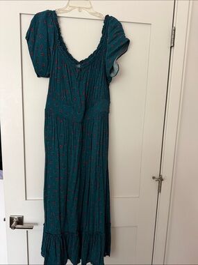 Torrid. 2X.   Teal Floral Maxi Dress with off shoulder Sleeves